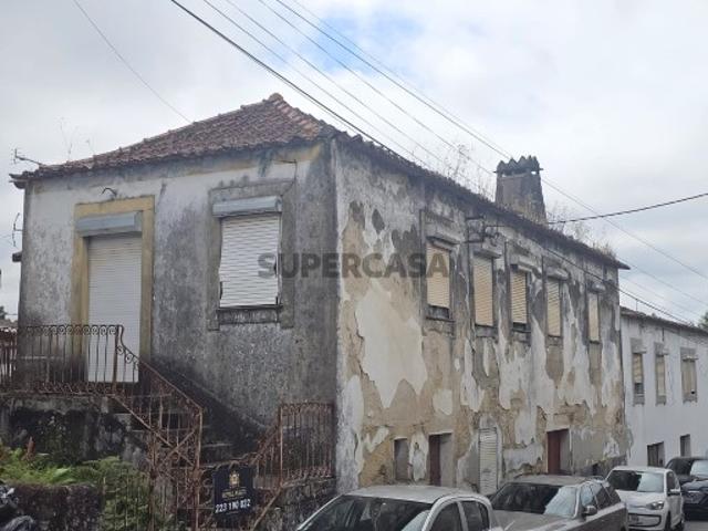 Moradia T3 no Centro de Fiães