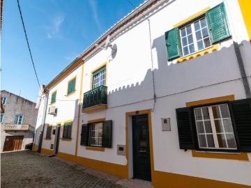 Moradia T3 no centro de Fratel