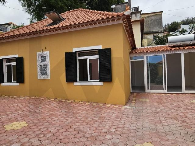 Moradia T3 no Coração do Funchal – Santa Luzia 200m² Santa Maria Maior Funchal