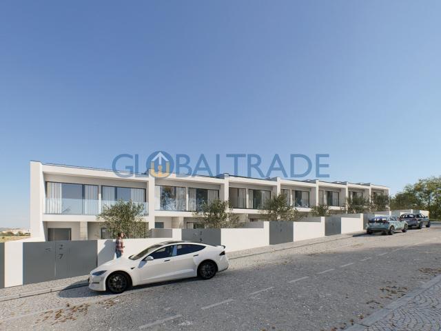 Moradia T3 NOVA 2 Frentes em São Cosme