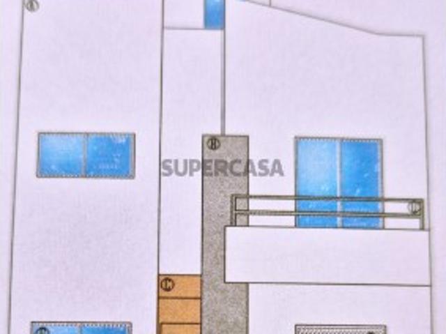 Moradia T3 Nova, com Cave e Vista Mar