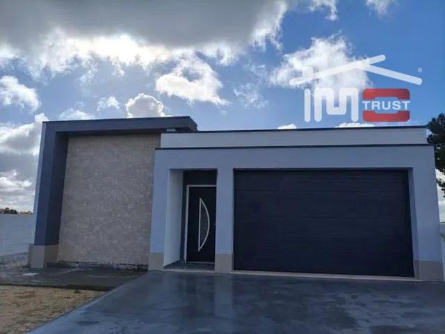 Moradia T3 Nova com Piscina Opcional | Lote 302 m² | Marinhais Urbanização Tranquila