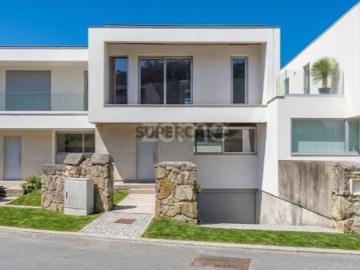 MORADIA T3 NOVA COM VISTAS MAR