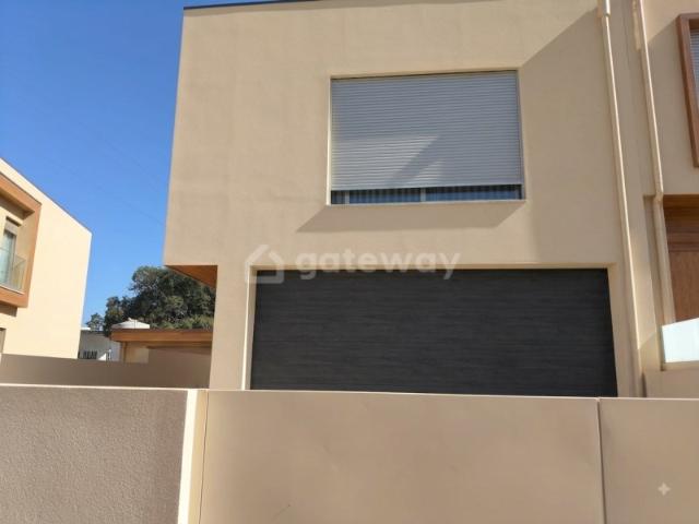 MORADIA T3 NOVA | ALVARELHOS, TROFA