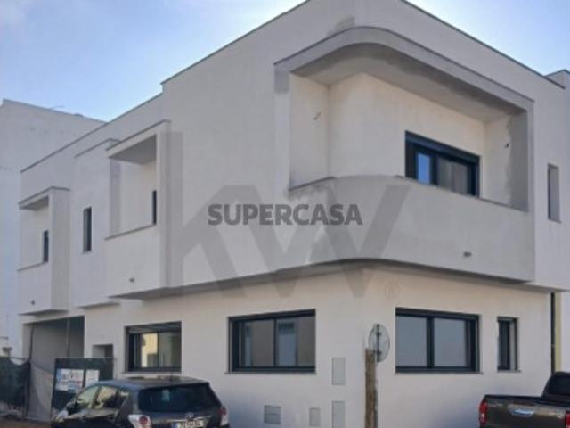 Moradia T3 | Nova | Garagem | Terraço | Alto Rodes Faro