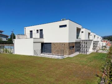 Moradia T3 nova de gaveto em Palmeira a 7 minutos do centr. 0m² Palmeira