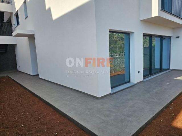 Moradia T3 Nova em Condomínio Privado | Câmara de Lobos