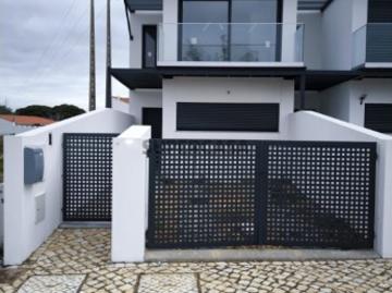 Moradia T3 nova em Quelfes