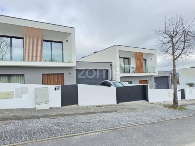 Moradia T3 Nova em Vila Verde 240m² Vila Verde e Barbudo