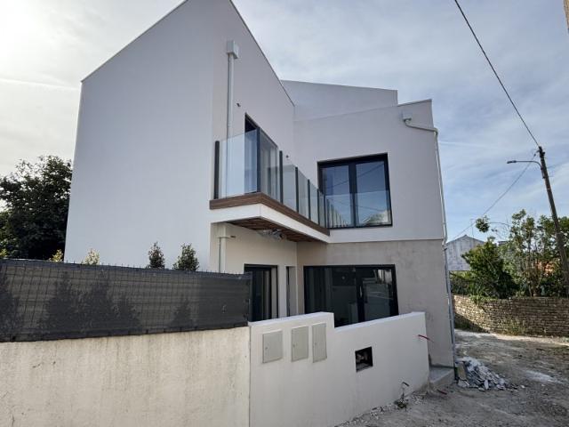 MORADIA T3 NOVA NA LOURINHÃ