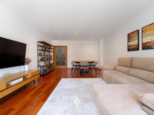 Moradia T3 a 200 metros da Praia da Granja | Condomínio Priv. 174m² Arcozelo