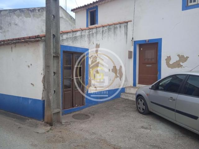 Moradia T3 a precisar de Obras