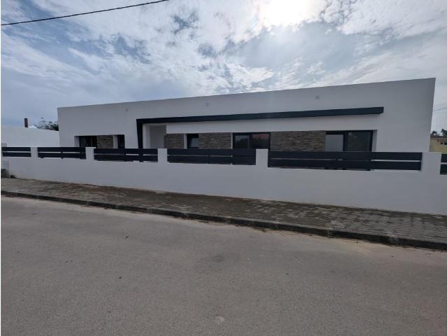 Moradia T3 a venda com Jardim Privado e Piscina na Quinta do. 219m² Quinta Do Anjo