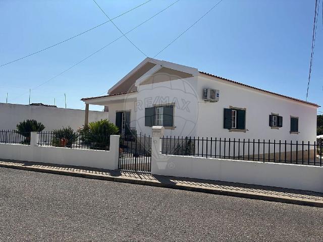 Moradia T3 à venda em Couço, Coruche RE/MAX Portugal