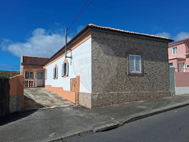 Moradia T3 à venda em Covoada, Ponta Delgada RE/MAX Portugal