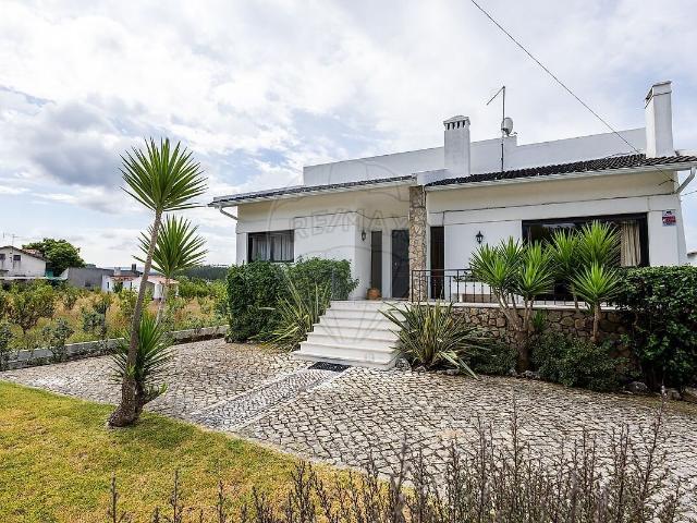 Moradia T3 à venda em Coz, Alpedriz e Montes, Alcobaça RE/MAX Portugal