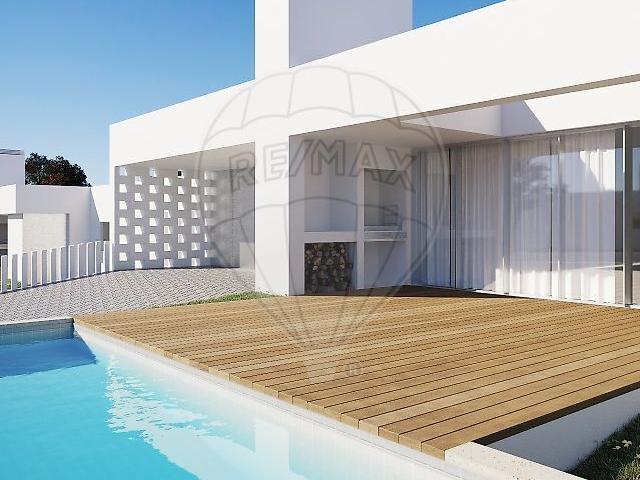 Moradia T3 à venda em Coimbrão, Leiria RE/MAX Portugal