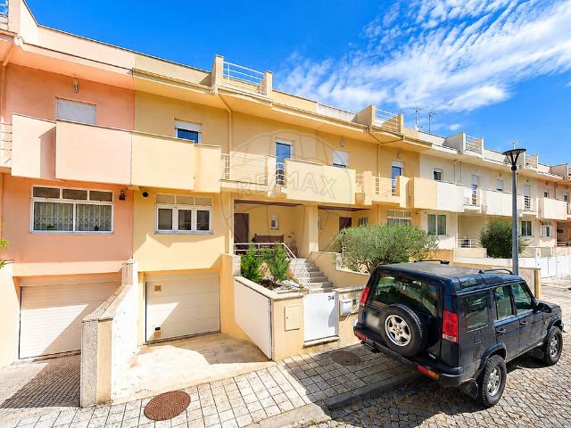 Moradia T3 à venda em Coronado São Romão e São Mamede, Trofa RE/MAX Portugal