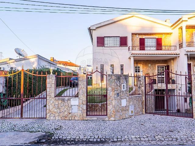 Moradia T3 à venda em Corroios, Seixal RE/MAX Portugal