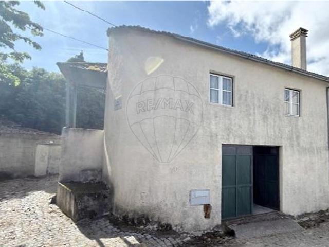 Moradia T3 à venda em Cortiçada, Aguiar da Beira RE/MAX Portugal