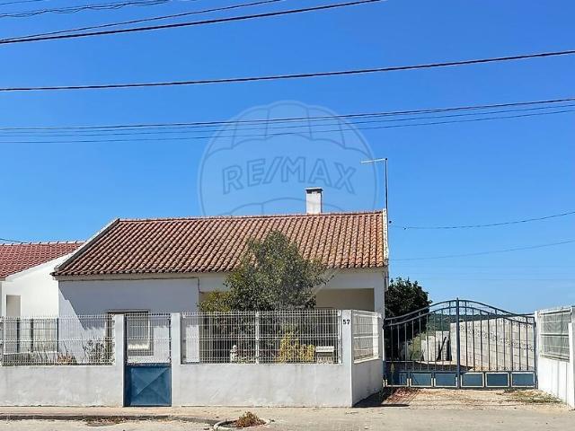 Moradia T3 à venda em Coruche, Coruche RE/MAX Portugal