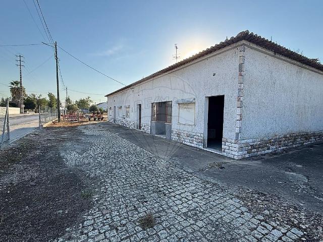 Moradia T3 à venda em Coruche, Fajarda e Erra, Coruche RE/MAX Portugal