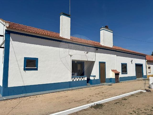 Moradia T3 à venda em Coruche, Fajarda e Erra, Coruche RE/MAX Portugal