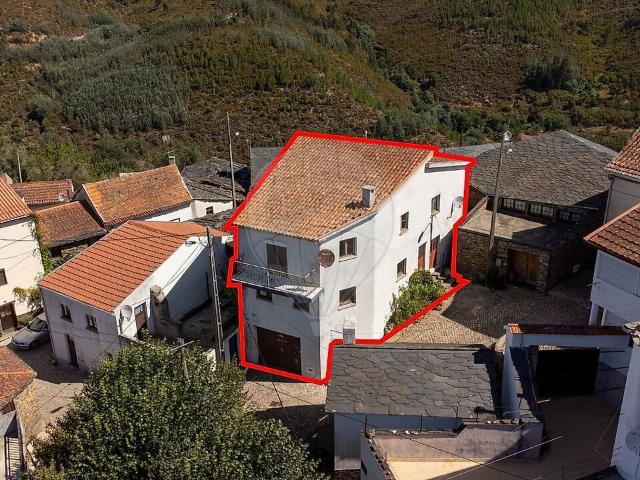 Moradia T3 à venda em Cadafaz e Colmeal, Góis RE/MAX Portugal