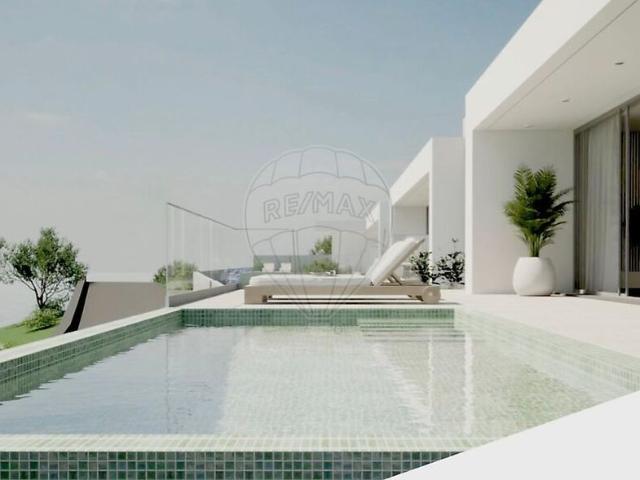 Moradia T3 à venda em Arco da Calheta, Calheta Madeira RE/MAX Portugal