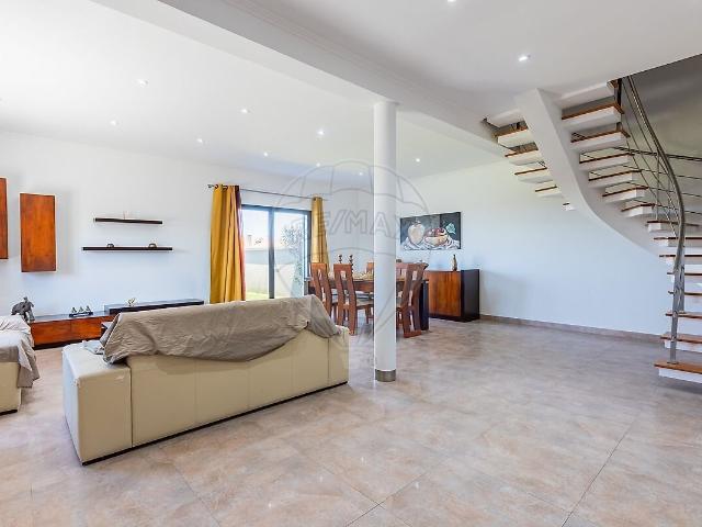 Moradia T3 à venda em Calheta, Ribeira Grande RE/MAX Portugal