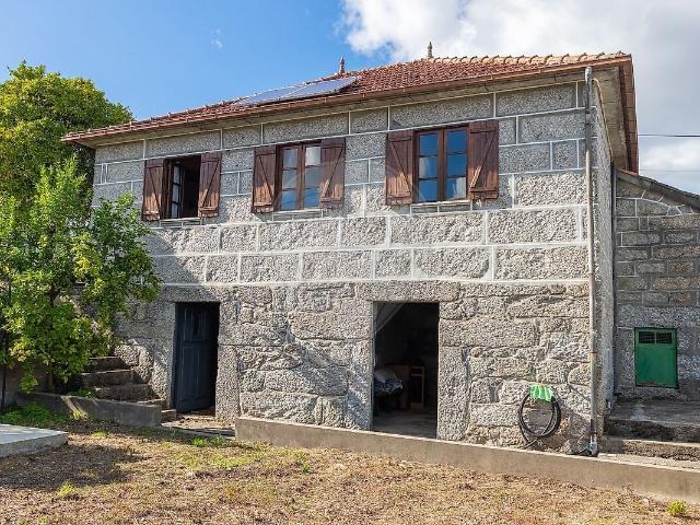 Moradia T3 à venda em Calvos e Frades, Póvoa de Lanhoso RE/MAX Portugal