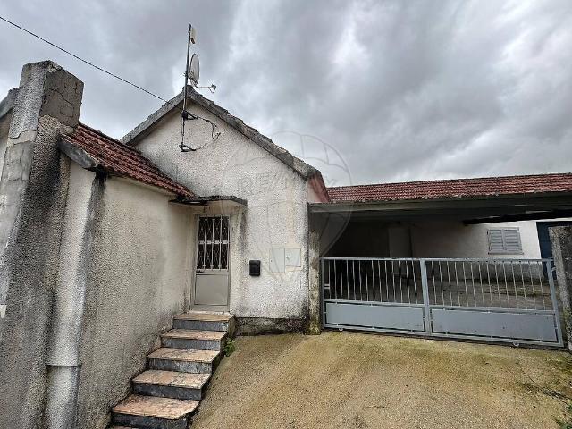 Moradia T3 à venda em Cambeses do Rio, Donões e Mourilhe, Montalegre RE/MAX Portugal