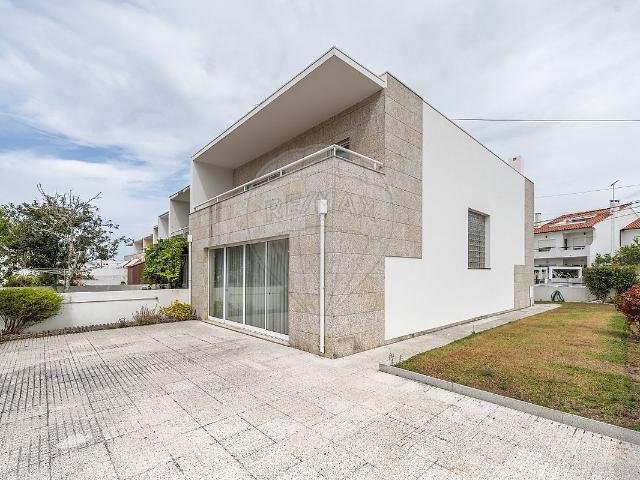 Moradia T3 à venda em Caminha