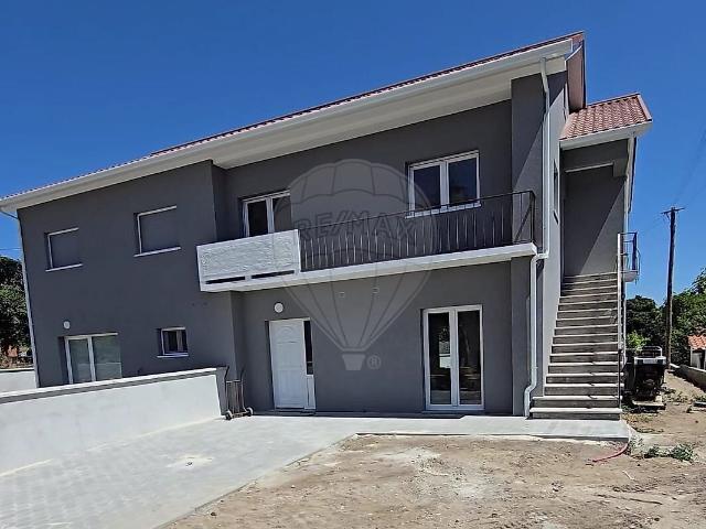 Moradia T3 à venda em Campo de Besteiros, Tondela RE/MAX Portugal