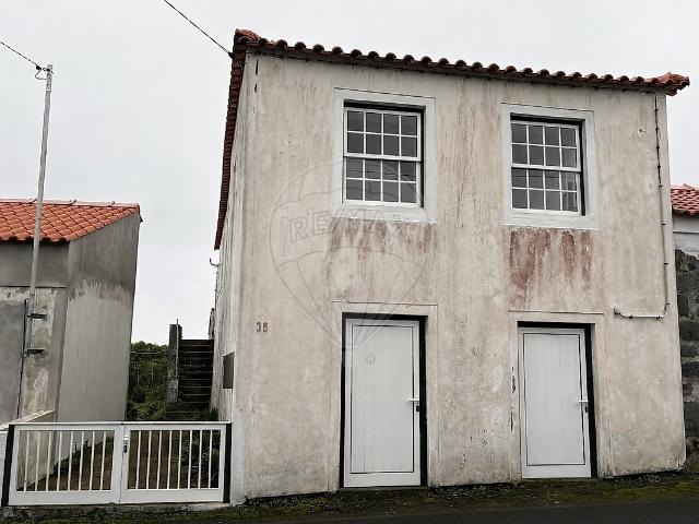 Moradia T3 à venda em Candelária, Madalena RE/MAX Portugal