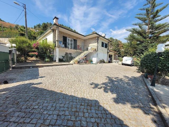 Moradia T3 à venda em Candemil, Amarante RE/MAX Portugal