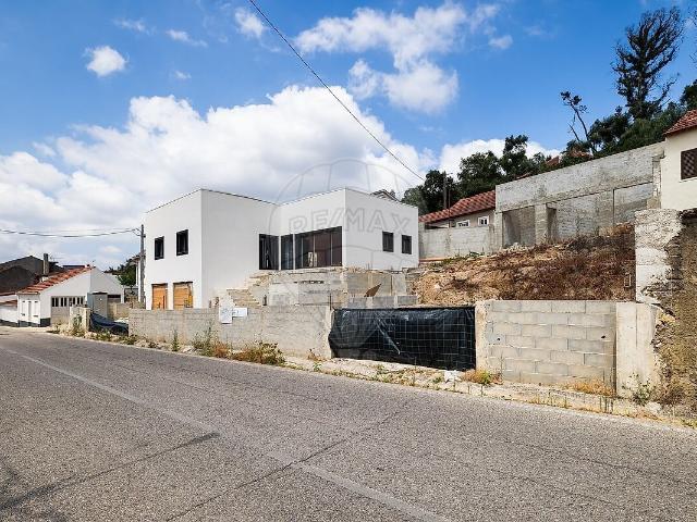 Moradia T3 à venda em Caranguejeira, Leiria RE/MAX Portugal
