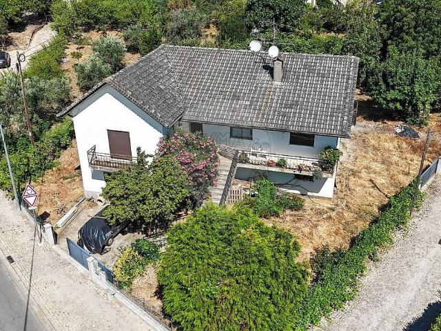 Moradia T3 à venda em Celeirós, Sabrosa RE/MAX Portugal
