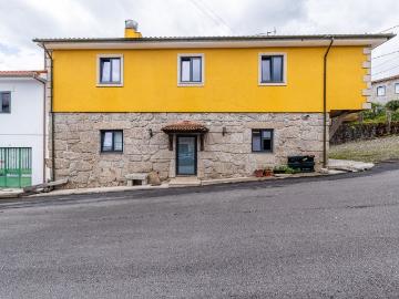 Moradia T3 à venda em Celorico de Basto