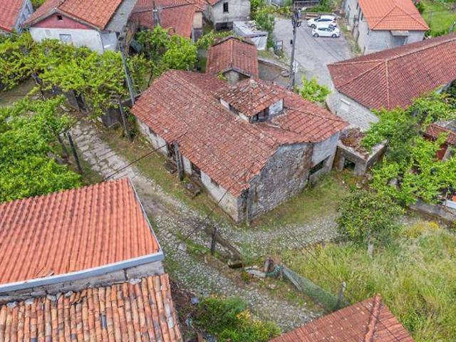 Moradia T3 à venda em Chamoim e Vilar, Terras de Bouro RE/MAX Portugal