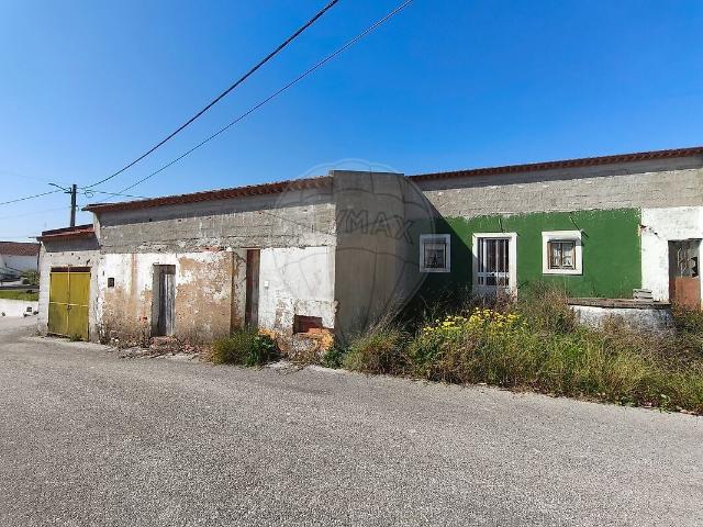 Moradia T3 à venda em Chancelaria, Torres Novas RE/MAX Portugal