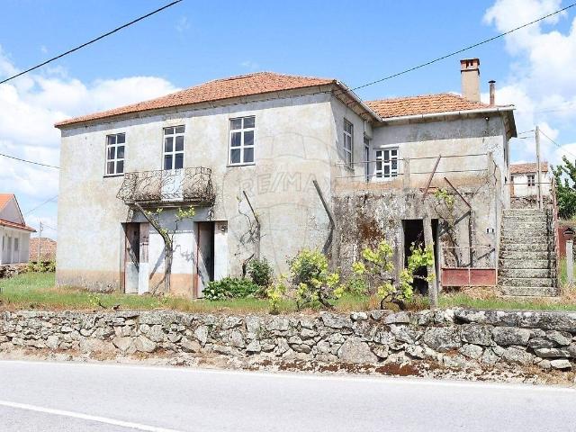 Moradia T3 à venda em Chavães, Tabuaço RE/MAX Portugal
