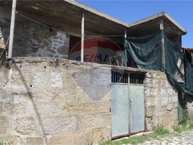 Moradia T3 à venda em Chaves