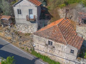 Moradia T3 à venda em Cinfães