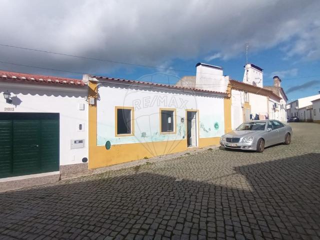 Moradia T3 à venda em Crato
