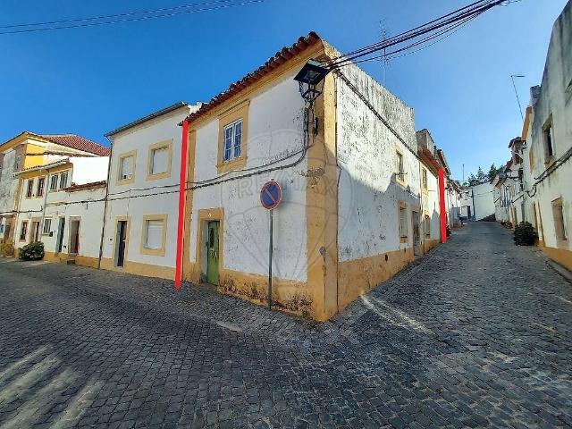 Moradia T3 à venda em Crato e Mártires, Flor da Rosa e Vale do Peso, Crato RE/MAX Portugal