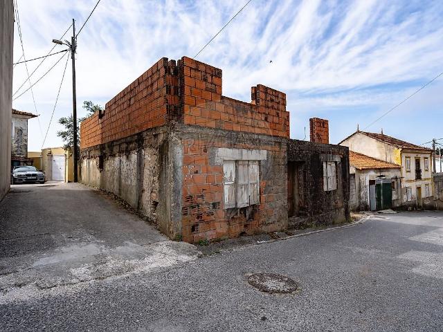 Moradia T3 à venda em Antuzede e Vil de Matos, Coimbra RE/MAX Portugal