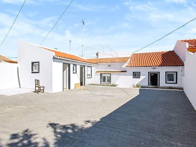 Moradia T3 à venda em Abrantes São Vicente e São João e Alferrarede, Abrantes RE/MAX Portugal