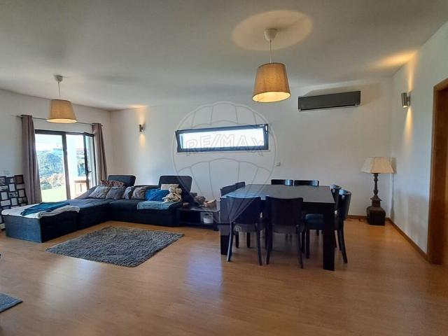 Moradia T3 à venda em Achada