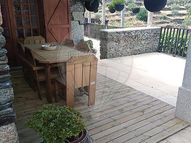 Moradia T3 à venda em Adorigo, Tabuaço RE/MAX Portugal